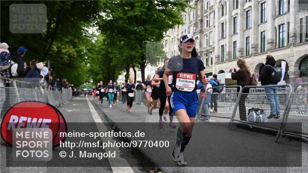 14.06.2026 - REWE Women's Run J. Mangold http://msf.ph/oto/9770400 14.06.2026 09:56:01 Ziel 10122, 10563, 10737, 10757, 10774, 10816, 10838, 10867, 10923, 10969, 11383, 11491, 11526 meine-sportfotos.de