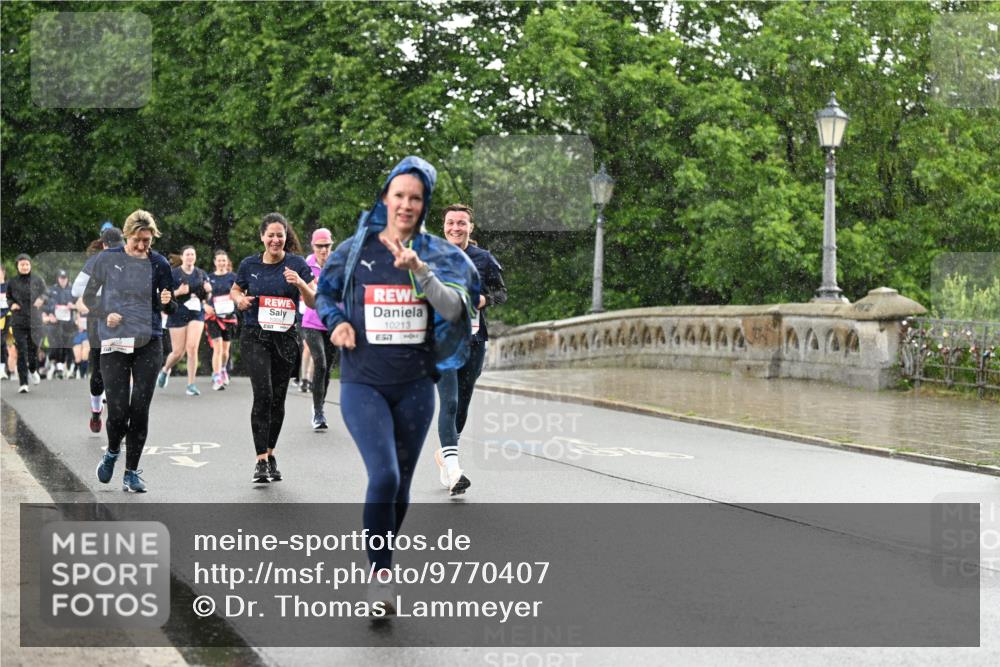 14.06.2026 - REWE Women's Run Dr. Thomas Lammeyer http://msf.ph/oto/9770407 14.06.2026 09:47:50 Laufen 10057, 10213 meine-sportfotos.de