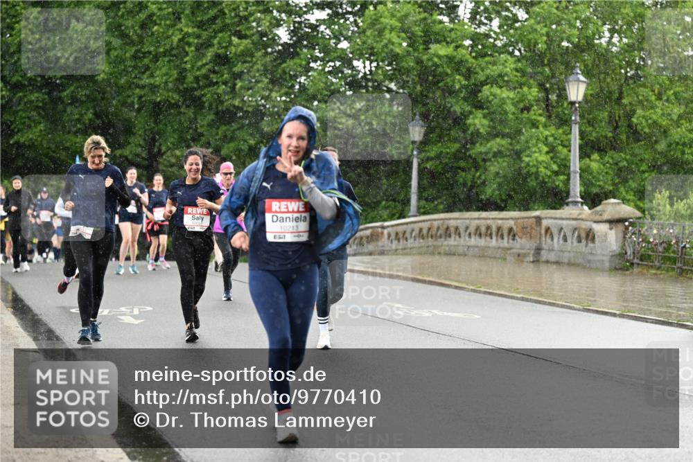 14.06.2026 - REWE Women's Run Dr. Thomas Lammeyer http://msf.ph/oto/9770410 14.06.2026 09:47:50 Laufen 57, 10213 meine-sportfotos.de