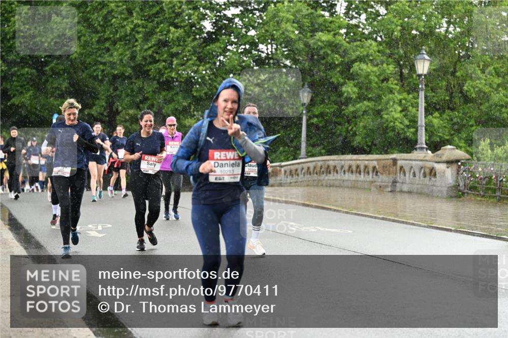 14.06.2026 - REWE Women's Run Dr. Thomas Lammeyer http://msf.ph/oto/9770411 14.06.2026 09:47:50 Laufen 10057, 10213, 857, 10348 meine-sportfotos.de