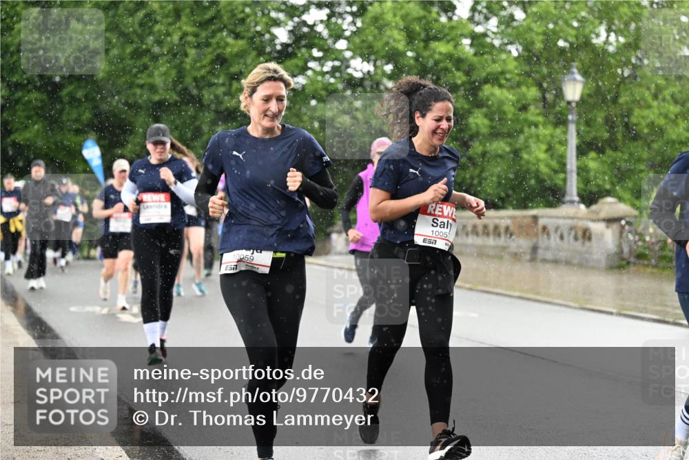 14.06.2026 - REWE Women's Run Dr. Thomas Lammeyer http://msf.ph/oto/9770432 14.06.2026 09:47:53 Laufen 10059, 1005, 57 meine-sportfotos.de