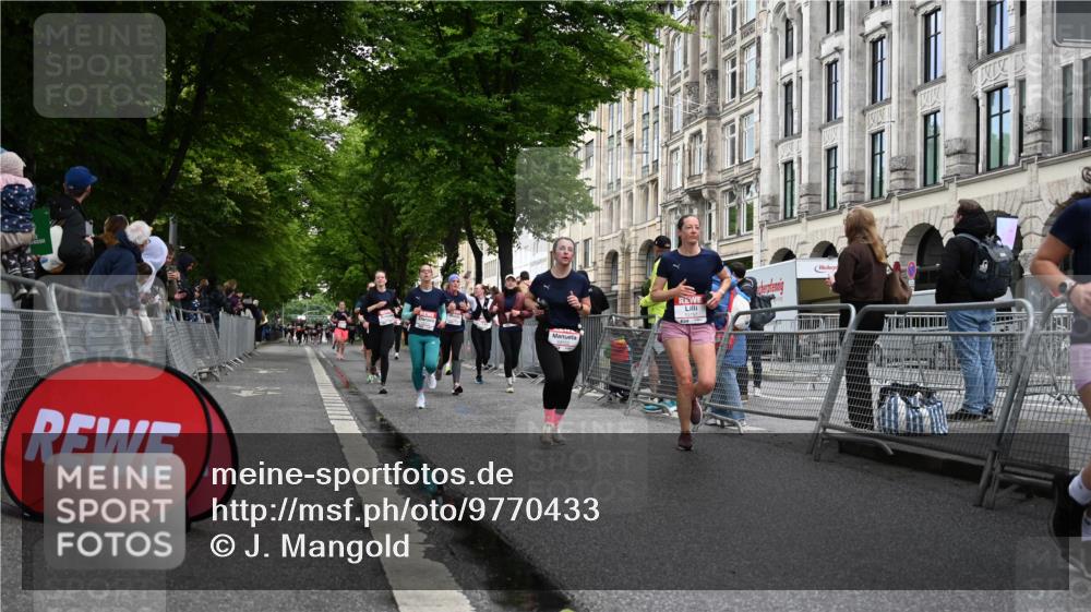 14.06.2026 - REWE Women's Run J. Mangold http://msf.ph/oto/9770433 14.06.2026 09:56:03 Ziel 10098, 10122, 10304, 10563, 10737, 10757, 10774, 10816, 10838, 10867, 10969, 11383, 11399, 11428, 11491, 11515, 11526 meine-sportfotos.de