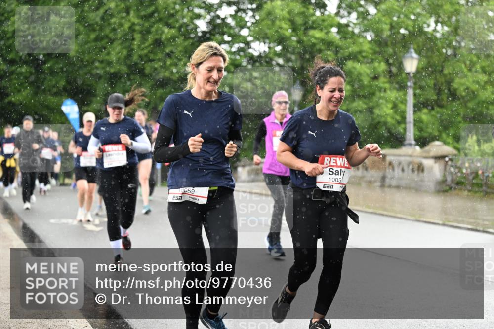 14.06.2026 - REWE Women's Run Dr. Thomas Lammeyer http://msf.ph/oto/9770436 14.06.2026 09:47:53 Laufen 10059, 10057 meine-sportfotos.de