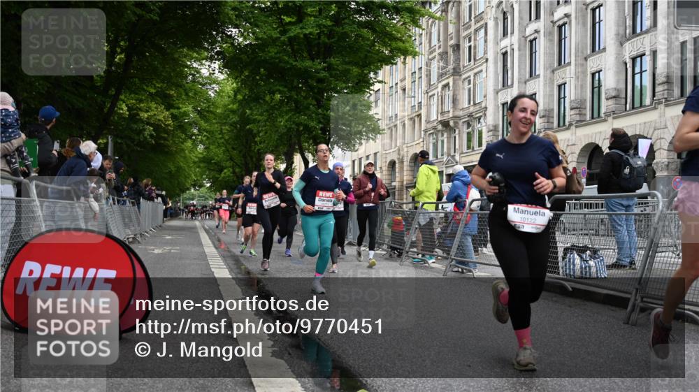 14.06.2026 - REWE Women's Run J. Mangold http://msf.ph/oto/9770451 14.06.2026 09:56:05 Ziel 10098, 10112, 10122, 10304, 10563, 10757, 10774, 10838, 10867, 10969, 11383, 11399, 11428, 11515, 11526 meine-sportfotos.de
