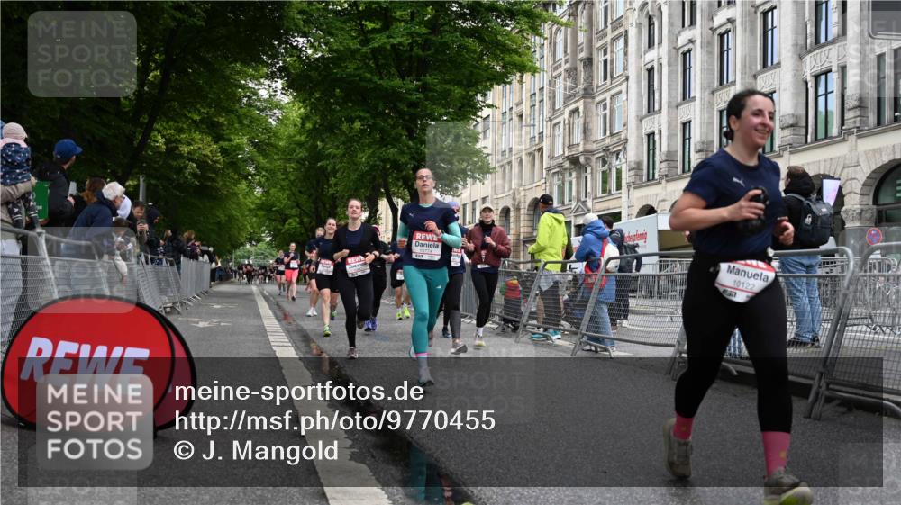 14.06.2026 - REWE Women's Run J. Mangold http://msf.ph/oto/9770455 14.06.2026 09:56:05 Ziel 10098, 10112, 10122, 10304, 10563, 10757, 10774, 10838, 10867, 10969, 11383, 11399, 11428, 11515, 11526 meine-sportfotos.de