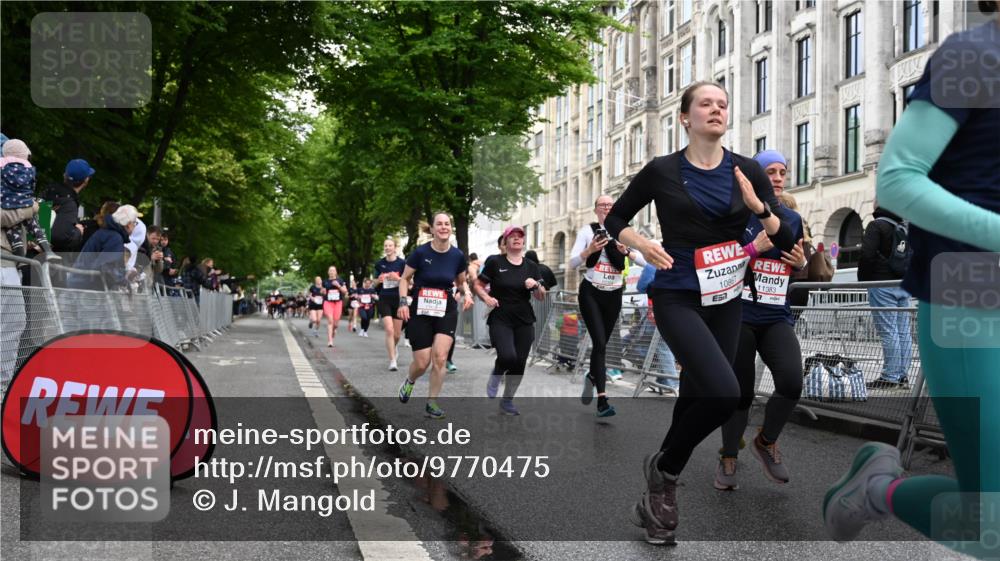 14.06.2026 - REWE Women's Run J. Mangold http://msf.ph/oto/9770475 14.06.2026 09:56:06 Ziel 10098, 10112, 10122, 10265, 10304, 10563, 10736, 10757, 10774, 10838, 10867, 10969, 11383, 11399, 11428, 11515, 11526 meine-sportfotos.de