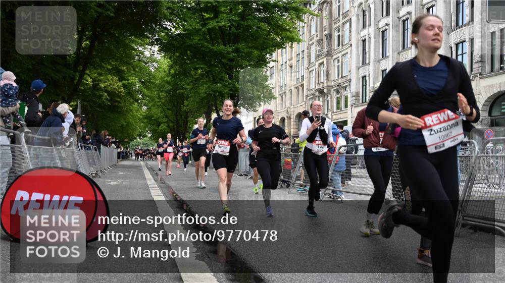 14.06.2026 - REWE Women's Run J. Mangold http://msf.ph/oto/9770478 14.06.2026 09:56:07 Ziel 10098, 10112, 10122, 10265, 10304, 10736, 10757, 10774, 10845, 10867, 10969, 11383, 11399, 11428, 11515, 11526 meine-sportfotos.de