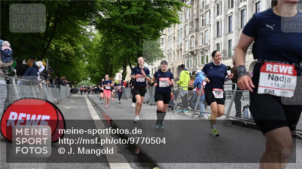 14.06.2026 - REWE Women's Run J. Mangold http://msf.ph/oto/9770504 14.06.2026 09:56:09 Ziel 10098, 10112, 10122, 10234, 10265, 10304, 10682, 10736, 10774, 10845, 10867, 10969, 11383, 11399, 11428, 11515 meine-sportfotos.de