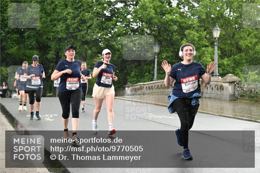 14.06.2026 - REWE Women's Run Dr. Thomas Lammeyer http://msf.ph/oto/9770505 14.06.2026 09:48:07 Laufen 11112, 57, 11264, 10113, 57 meine-sportfotos.de