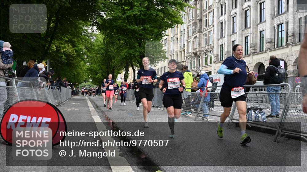 14.06.2026 - REWE Women's Run J. Mangold http://msf.ph/oto/9770507 14.06.2026 09:56:09 Ziel 10098, 10112, 10122, 10234, 10265, 10304, 10682, 10736, 10774, 10845, 10867, 10969, 11383, 11399, 11428, 11515 meine-sportfotos.de