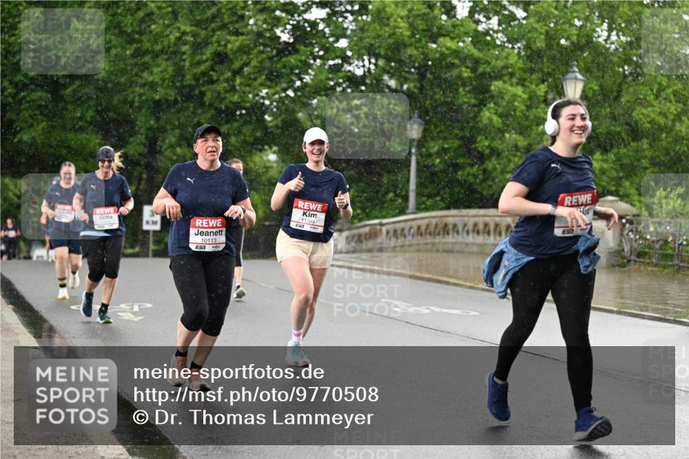14.06.2026 - REWE Women's Run Dr. Thomas Lammeyer http://msf.ph/oto/9770508 14.06.2026 09:48:08 Laufen 10113, 7, 11264, 7 meine-sportfotos.de