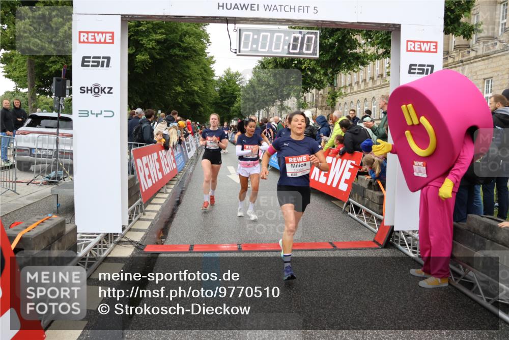 14.06.2026 - REWE Women's Run Strokosch-Dieckow http://msf.ph/oto/9770510 14.06.2026 09:54:17 Ziel 10012, 10236, 10334, 10356, 10363, 10434, 10778, 10783, 11049, 11050, 11315, 11387, 11389, 11429, 11433, 11502 meine-sportfotos.de