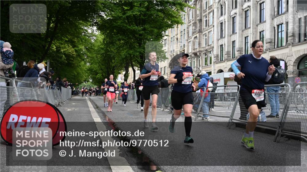 14.06.2026 - REWE Women's Run J. Mangold http://msf.ph/oto/9770512 14.06.2026 09:56:09 Ziel 10098, 10112, 10122, 10234, 10265, 10304, 10682, 10736, 10774, 10845, 10867, 10969, 11383, 11399, 11428, 11515 meine-sportfotos.de