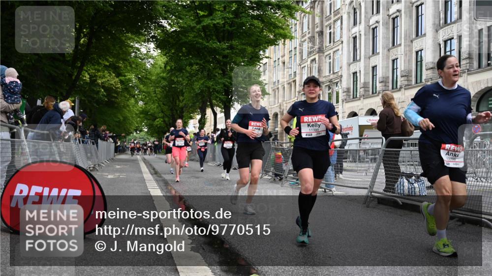 14.06.2026 - REWE Women's Run J. Mangold http://msf.ph/oto/9770515 14.06.2026 09:56:09 Ziel 10098, 10112, 10122, 10234, 10265, 10304, 10682, 10736, 10774, 10845, 10867, 10969, 11383, 11399, 11428, 11515 meine-sportfotos.de