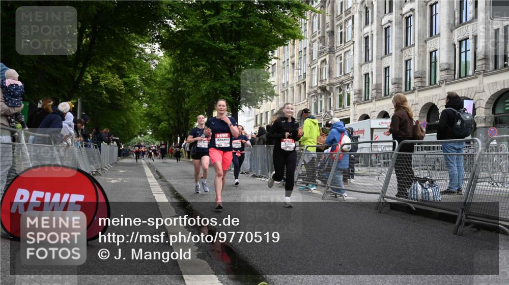 14.06.2026 - REWE Women's Run J. Mangold http://msf.ph/oto/9770519 14.06.2026 09:56:11 Ziel 10098, 10112, 10234, 10265, 10304, 10682, 10736, 10845, 10969, 11399, 11428, 11515 meine-sportfotos.de