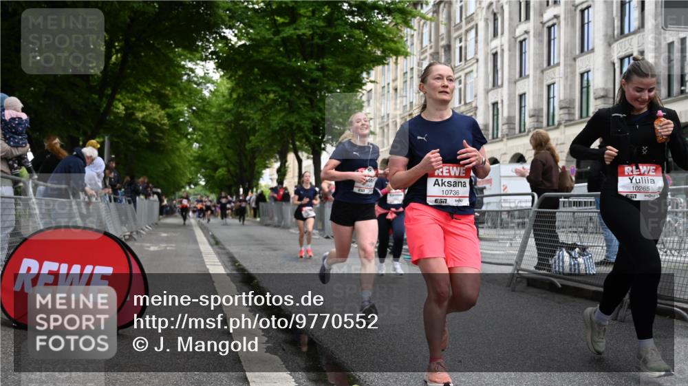 14.06.2026 - REWE Women's Run J. Mangold http://msf.ph/oto/9770552 14.06.2026 09:56:13 Ziel 10098, 10112, 10234, 10265, 10682, 10736, 10845, 11399 meine-sportfotos.de