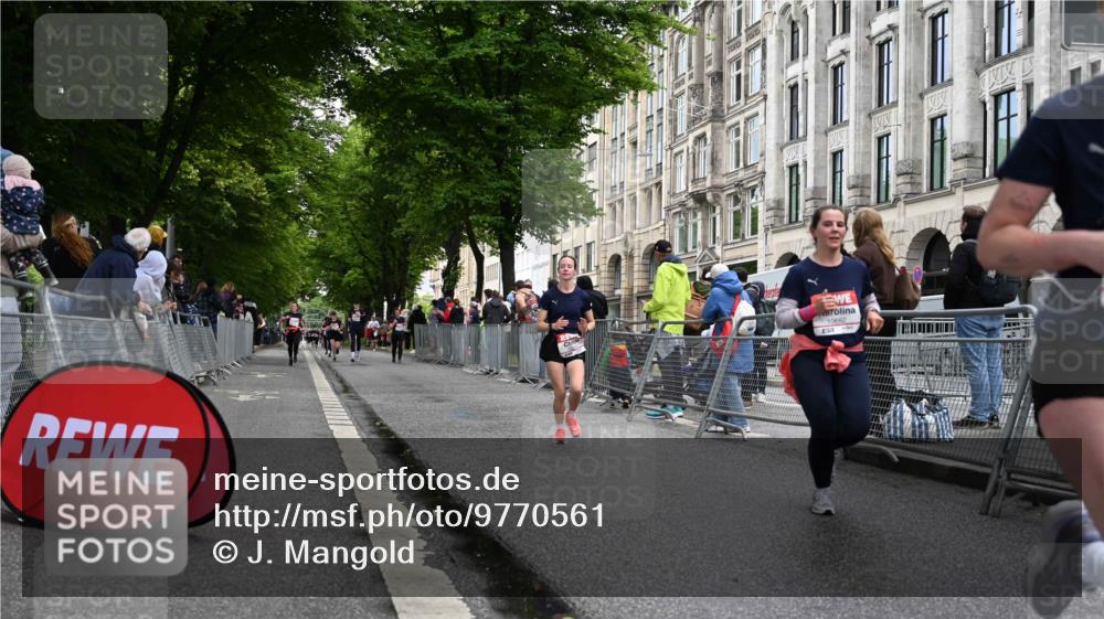 14.06.2026 - REWE Women's Run J. Mangold http://msf.ph/oto/9770561 14.06.2026 09:56:14 Ziel 10018, 10112, 10234, 10265, 10682, 10736, 10845 meine-sportfotos.de