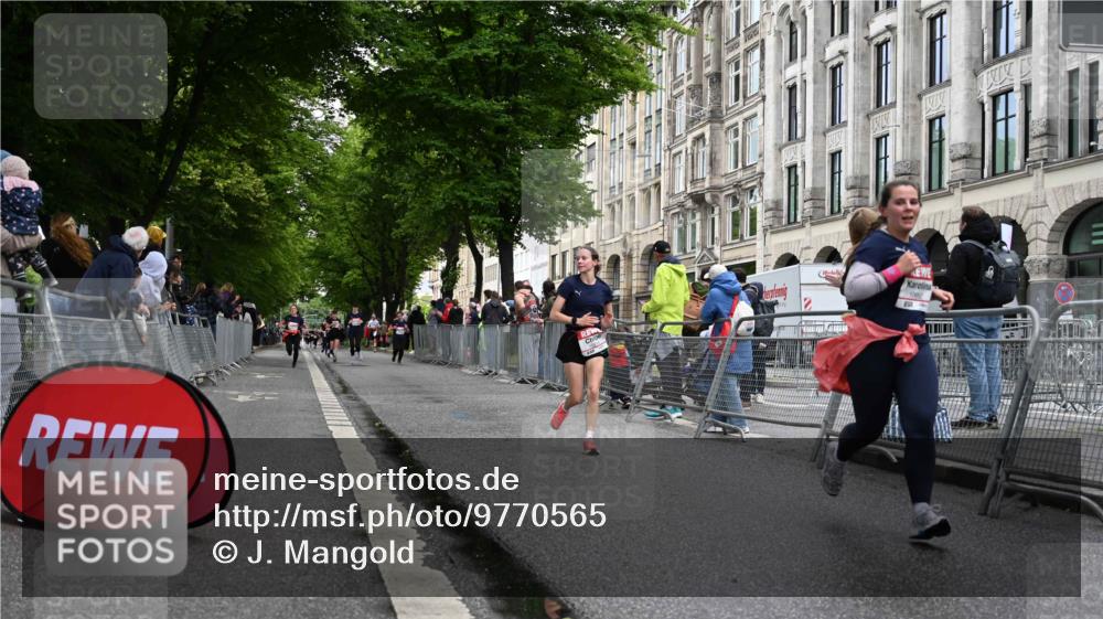 14.06.2026 - REWE Women's Run J. Mangold http://msf.ph/oto/9770565 14.06.2026 09:56:14 Ziel 10018, 10112, 10234, 10265, 10682, 10736, 10845 meine-sportfotos.de