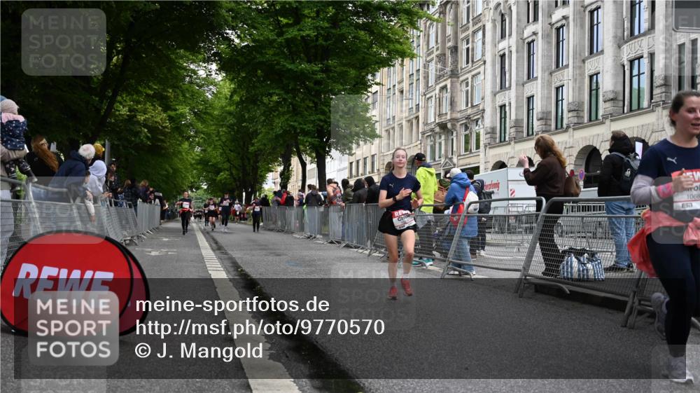 14.06.2026 - REWE Women's Run J. Mangold http://msf.ph/oto/9770570 14.06.2026 09:56:15 Ziel 10018, 10234, 10265, 10682, 10736, 10845 meine-sportfotos.de