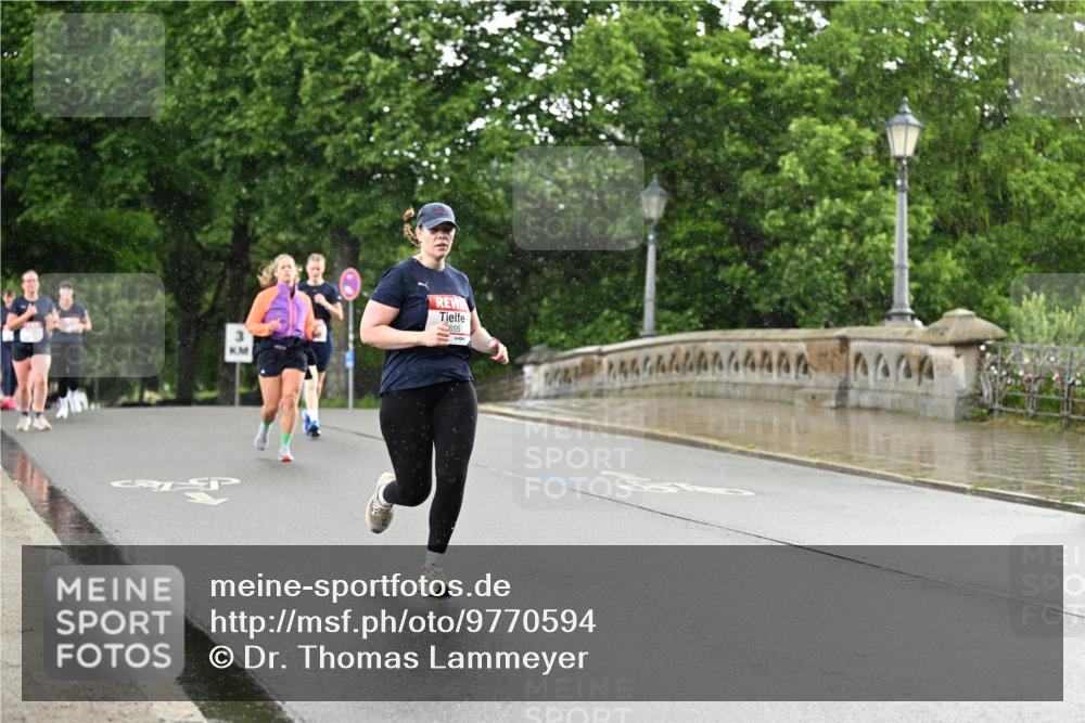 14.06.2026 - REWE Women's Run Dr. Thomas Lammeyer http://msf.ph/oto/9770594 14.06.2026 09:48:15 Laufen 655, 4444 meine-sportfotos.de