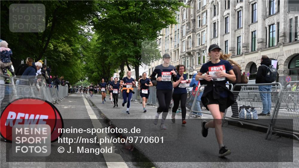 14.06.2026 - REWE Women's Run J. Mangold http://msf.ph/oto/9770601 14.06.2026 09:56:23 Ziel 10018, 10156, 10399, 10438, 10465, 10547, 10781, 11007, 11415, 11516 meine-sportfotos.de