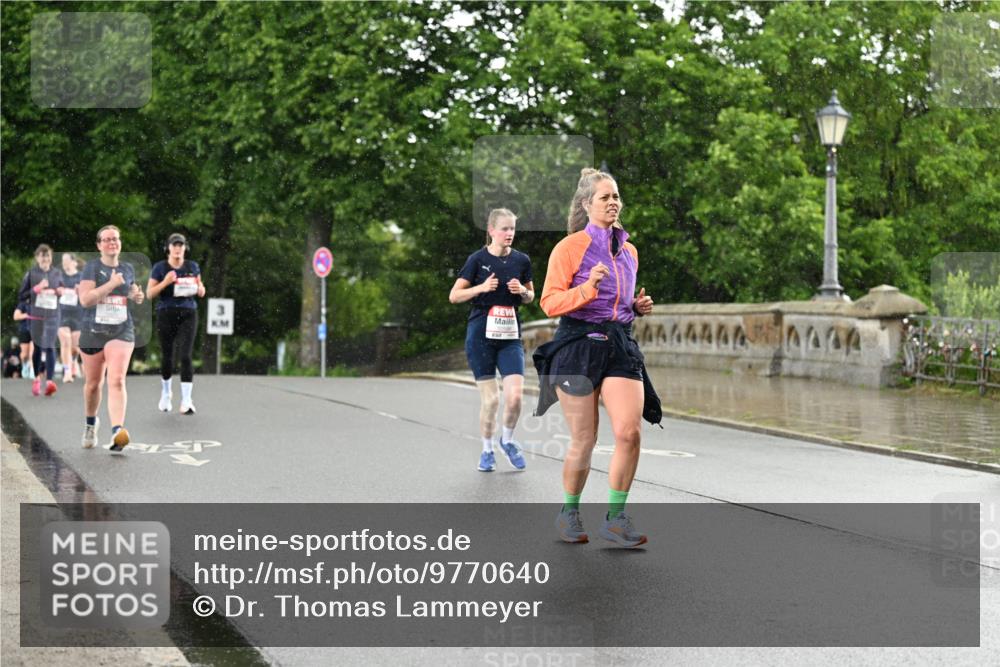 14.06.2026 - REWE Women's Run Dr. Thomas Lammeyer http://msf.ph/oto/9770640 14.06.2026 09:48:18 Laufen 3, 44444444464 meine-sportfotos.de
