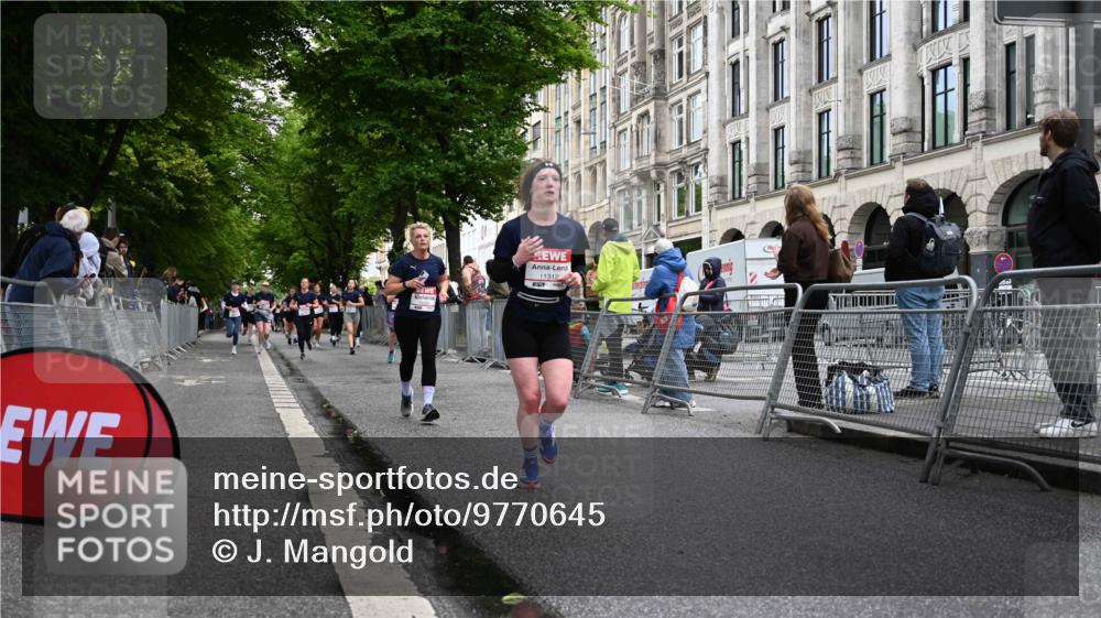 14.06.2026 - REWE Women's Run J. Mangold http://msf.ph/oto/9770645 14.06.2026 09:56:35 Ziel 11214, 11283, 11312, 11436 meine-sportfotos.de
