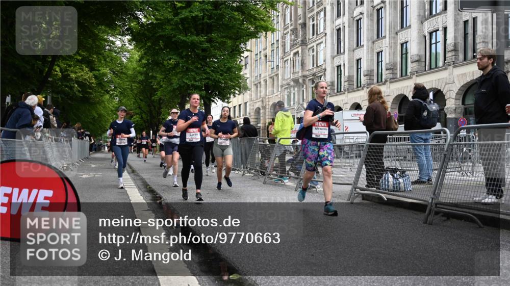 14.06.2026 - REWE Women's Run J. Mangold http://msf.ph/oto/9770663 14.06.2026 09:56:40 Ziel 10167, 10479, 10773, 11055, 11132, 11214, 11283, 11302, 11436, 11509, 11535 meine-sportfotos.de
