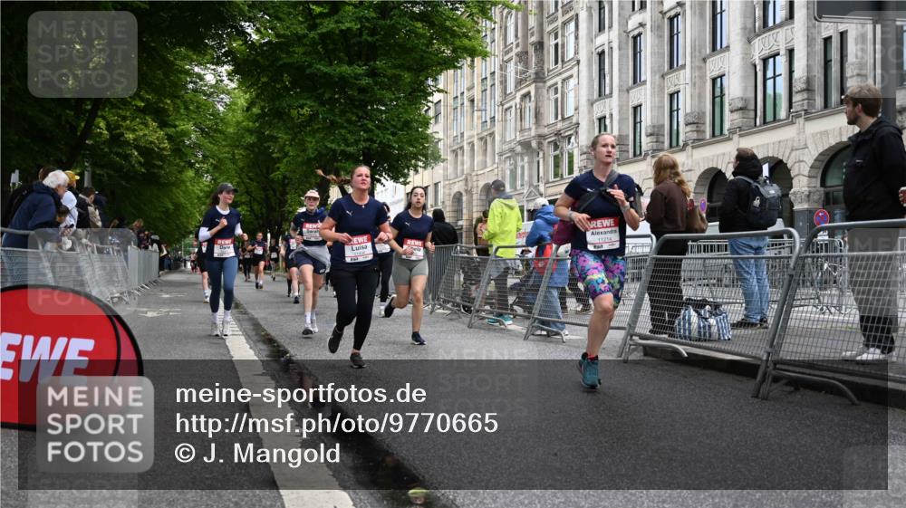 14.06.2026 - REWE Women's Run J. Mangold http://msf.ph/oto/9770665 14.06.2026 09:56:40 Ziel 10167, 10479, 10773, 11055, 11132, 11214, 11283, 11302, 11436, 11509, 11535 meine-sportfotos.de