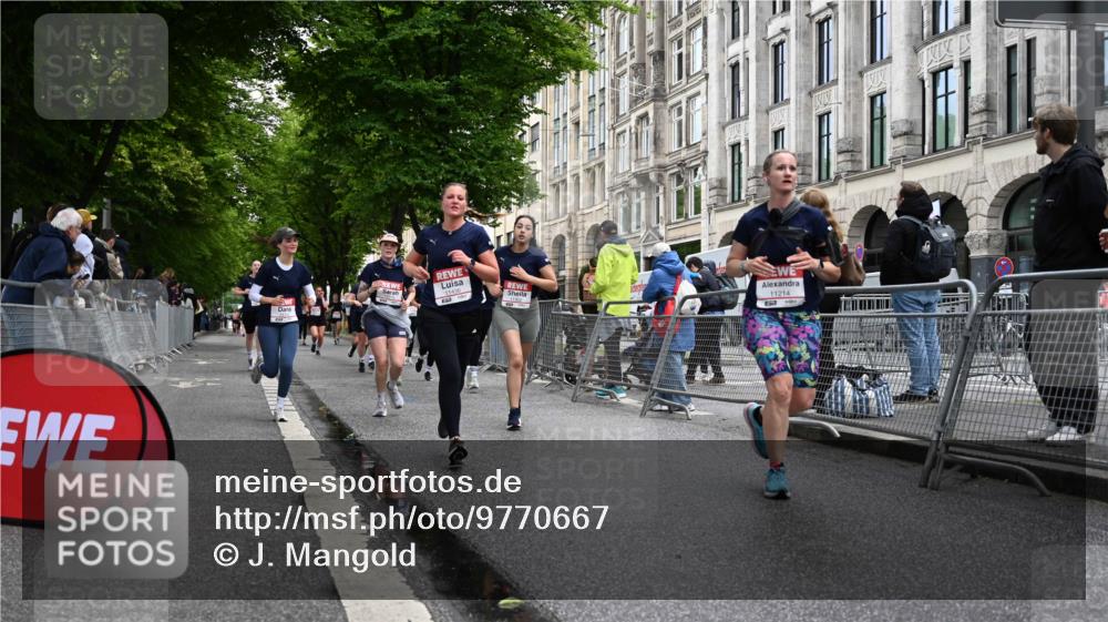 14.06.2026 - REWE Women's Run J. Mangold http://msf.ph/oto/9770667 14.06.2026 09:56:40 Ziel 10167, 10479, 10773, 11055, 11132, 11214, 11283, 11302, 11436, 11509, 11535 meine-sportfotos.de