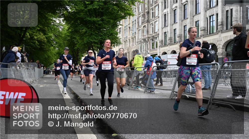 14.06.2026 - REWE Women's Run J. Mangold http://msf.ph/oto/9770670 14.06.2026 09:56:41 Ziel 10167, 10479, 10740, 10773, 11055, 11132, 11214, 11302, 11344, 11436, 11509, 11535 meine-sportfotos.de