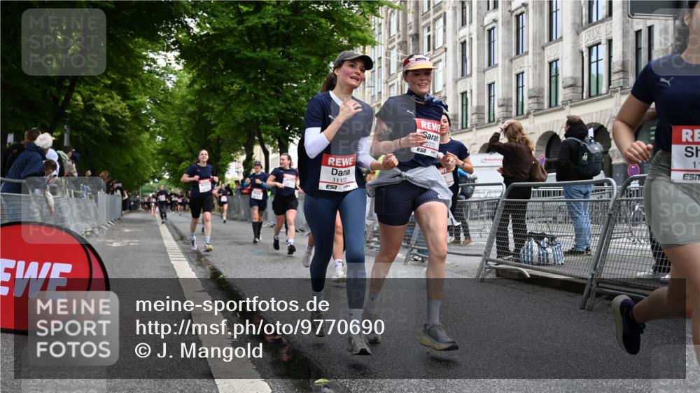 14.06.2026 - REWE Women's Run J. Mangold http://msf.ph/oto/9770690 14.06.2026 09:56:43 Ziel 10167, 10253, 10479, 10740, 10773, 10844, 11055, 11132, 11214, 11302, 11344, 11436, 11509, 11535 meine-sportfotos.de
