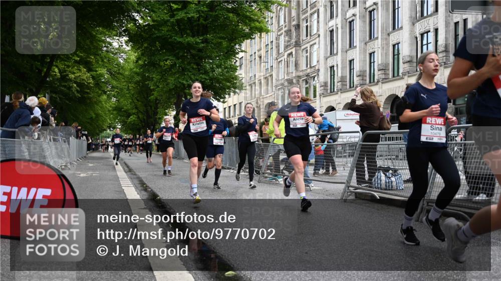14.06.2026 - REWE Women's Run J. Mangold http://msf.ph/oto/9770702 14.06.2026 09:56:44 Ziel 10167, 10253, 10479, 10740, 10773, 10844, 11055, 11132, 11214, 11302, 11344, 11436, 11509, 11535 meine-sportfotos.de