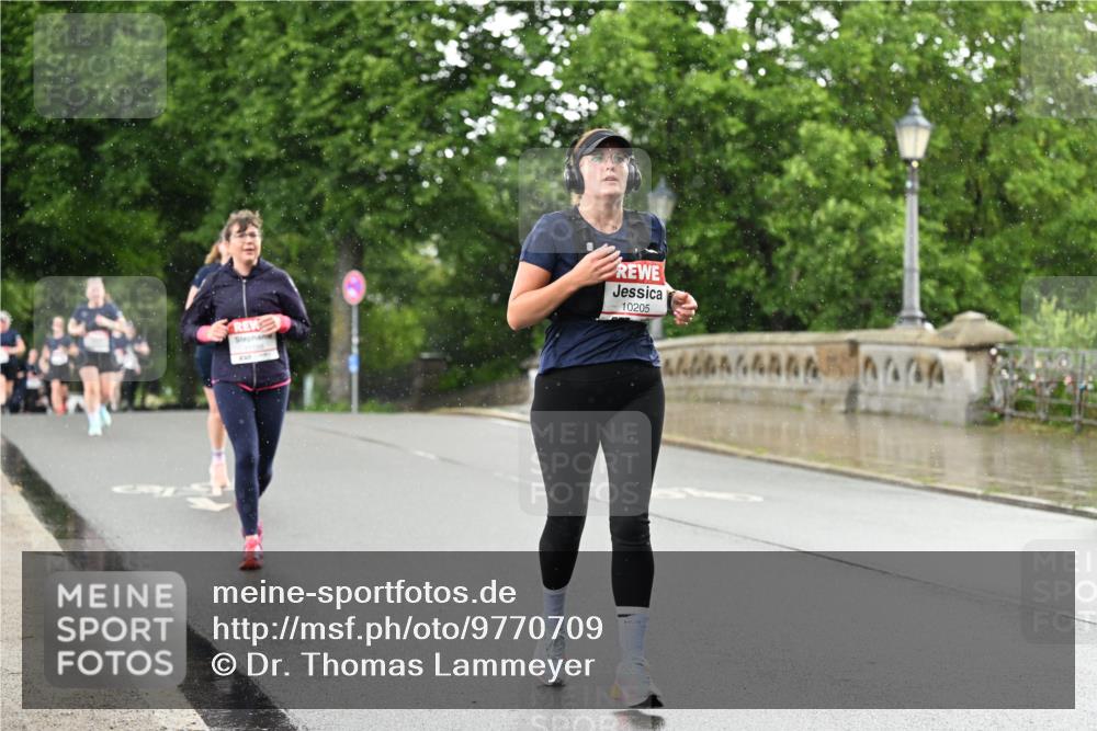 14.06.2026 - REWE Women's Run Dr. Thomas Lammeyer http://msf.ph/oto/9770709 14.06.2026 09:48:24 Laufen 10205, 0 meine-sportfotos.de
