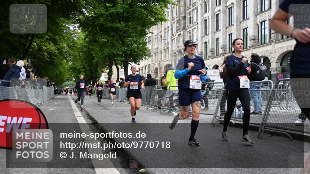 14.06.2026 - REWE Women's Run J. Mangold http://msf.ph/oto/9770718 14.06.2026 09:56:46 Ziel 10167, 10253, 10287, 10463, 10479, 10740, 10773, 10844, 11055, 11132, 11302, 11344, 11509, 11535 meine-sportfotos.de