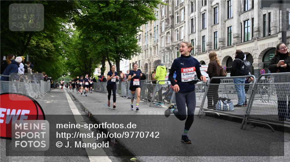 14.06.2026 - REWE Women's Run J. Mangold http://msf.ph/oto/9770742 14.06.2026 09:56:49 Ziel 10131, 10167, 10253, 10287, 10463, 10740, 10844, 11016, 11055, 11344 meine-sportfotos.de