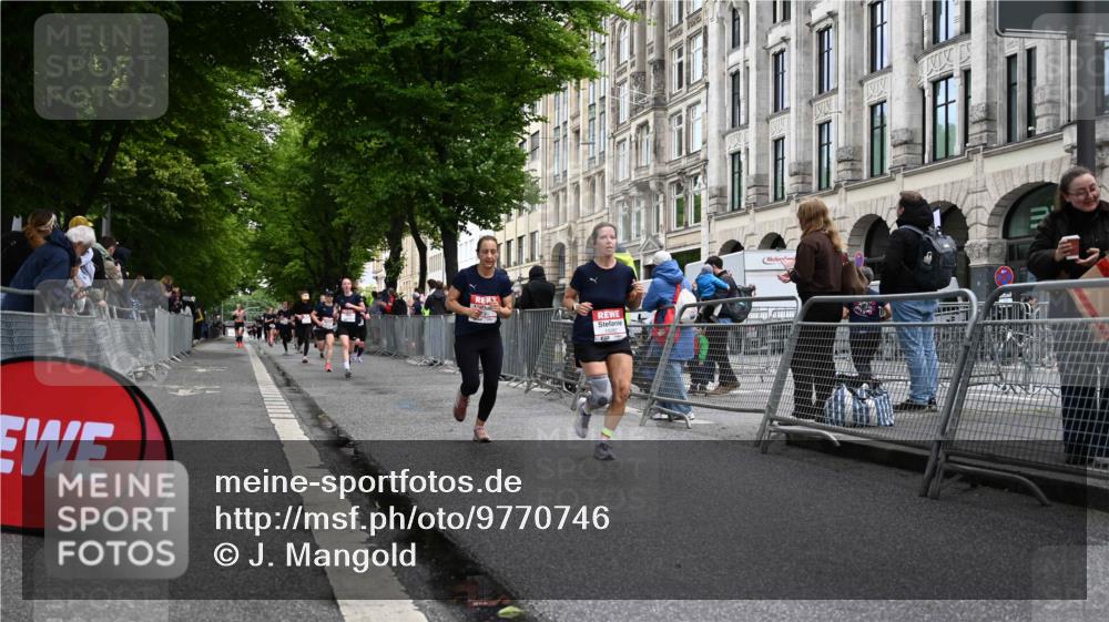14.06.2026 - REWE Women's Run J. Mangold http://msf.ph/oto/9770746 14.06.2026 09:56:50 Ziel 10131, 10253, 10287, 10463, 10740, 10844, 11016, 11344 meine-sportfotos.de