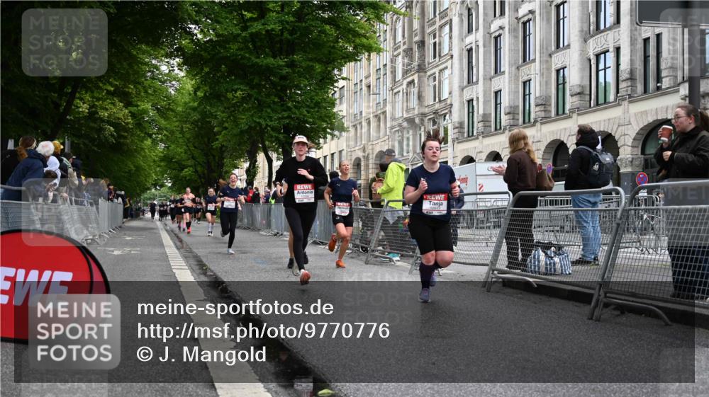 14.06.2026 - REWE Women's Run J. Mangold http://msf.ph/oto/9770776 14.06.2026 09:56:56 Ziel 10131, 10385, 10543, 10611, 10835, 10926, 10976, 11016, 11304 meine-sportfotos.de