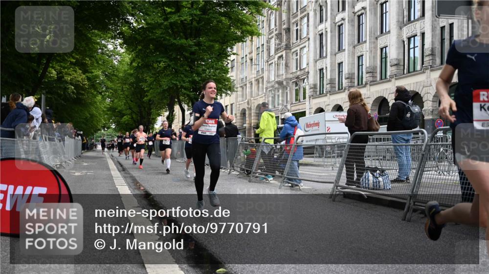 14.06.2026 - REWE Women's Run J. Mangold http://msf.ph/oto/9770791 14.06.2026 09:56:59 Ziel 10131, 10385, 10543, 10611, 10835, 10926, 10976, 11183, 11304 meine-sportfotos.de