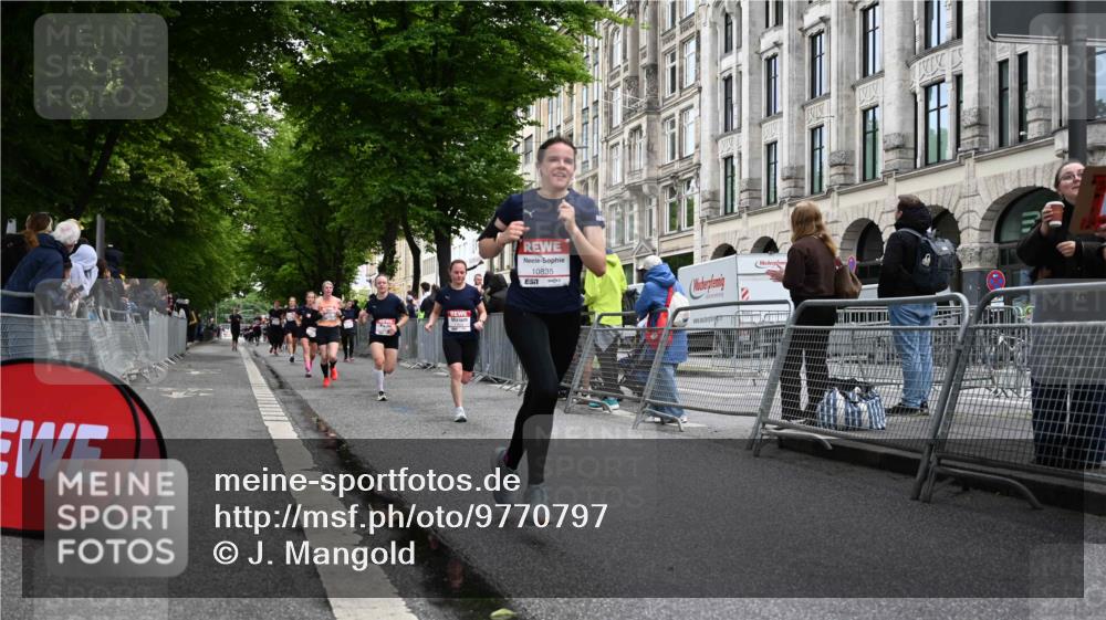 14.06.2026 - REWE Women's Run J. Mangold http://msf.ph/oto/9770797 14.06.2026 09:56:59 Ziel 10131, 10385, 10543, 10611, 10835, 10926, 10976, 11183, 11304 meine-sportfotos.de