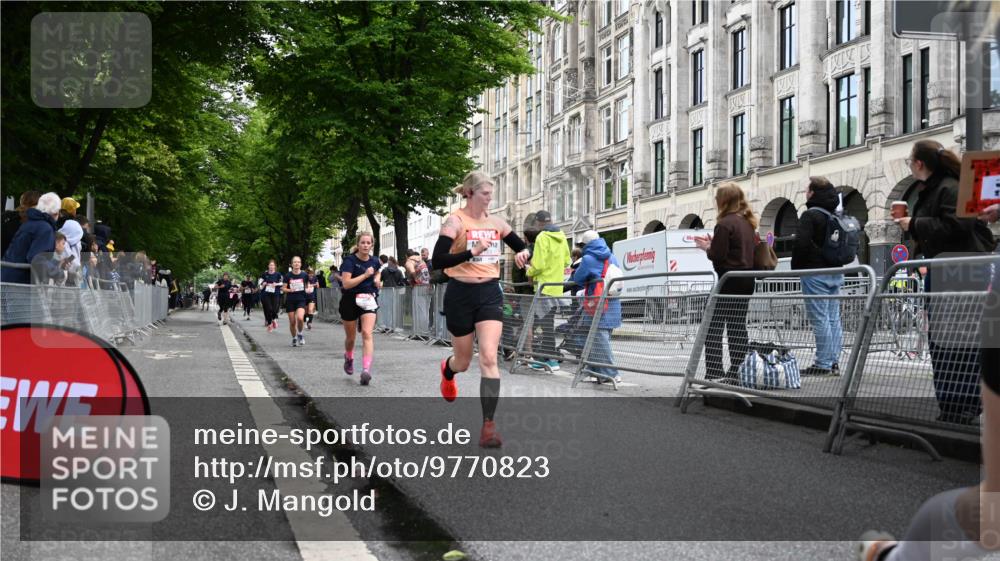 14.06.2026 - REWE Women's Run J. Mangold http://msf.ph/oto/9770823 14.06.2026 09:57:03 Ziel 10075, 10226, 10835, 10901, 10976, 11183, 11304 meine-sportfotos.de