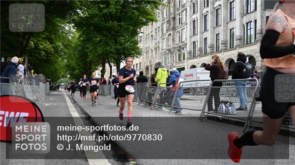 14.06.2026 - REWE Women's Run J. Mangold http://msf.ph/oto/9770830 14.06.2026 09:57:04 Ziel 10075, 10226, 10802, 10901, 10976, 11183, 11304 meine-sportfotos.de