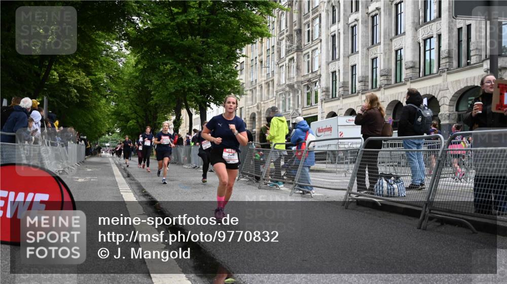 14.06.2026 - REWE Women's Run J. Mangold http://msf.ph/oto/9770832 14.06.2026 09:57:05 Ziel 10075, 10226, 10802, 10901, 10976, 11183, 11262, 11304 meine-sportfotos.de