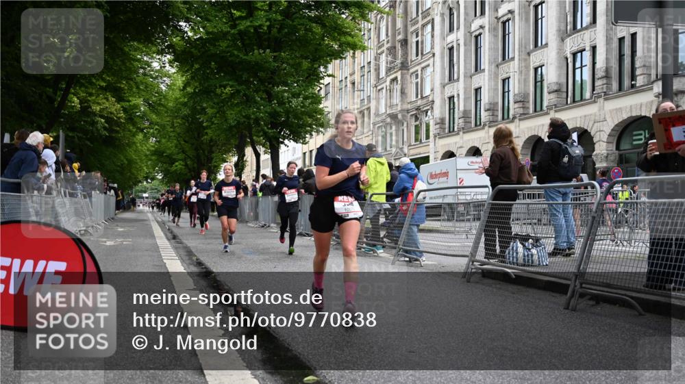 14.06.2026 - REWE Women's Run J. Mangold http://msf.ph/oto/9770838 14.06.2026 09:57:05 Ziel 10075, 10226, 10802, 10901, 10976, 11183, 11262, 11304 meine-sportfotos.de