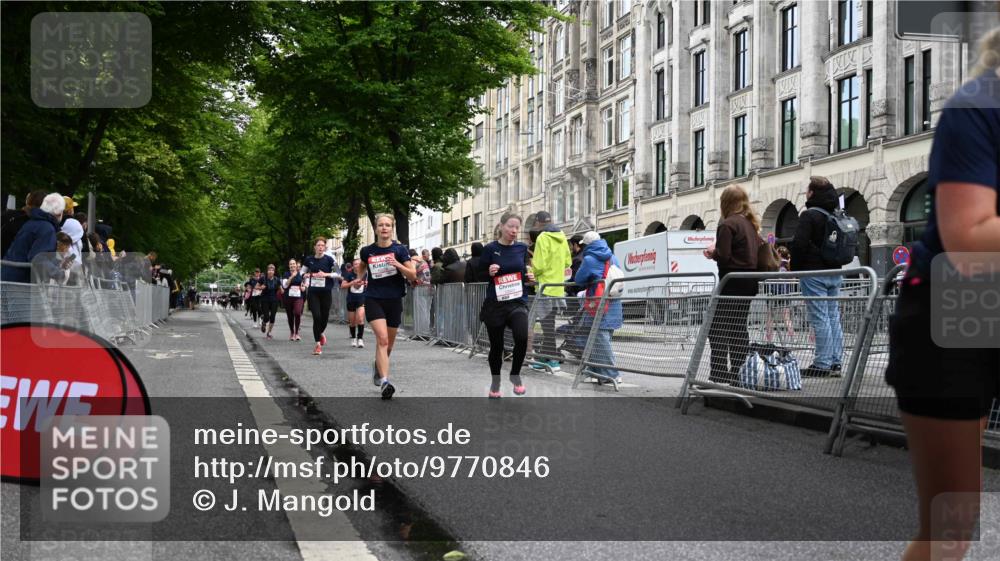 14.06.2026 - REWE Women's Run J. Mangold http://msf.ph/oto/9770846 14.06.2026 09:57:06 Ziel 10075, 10173, 10226, 10802, 10901, 10976, 11183, 11262, 11276, 11304 meine-sportfotos.de