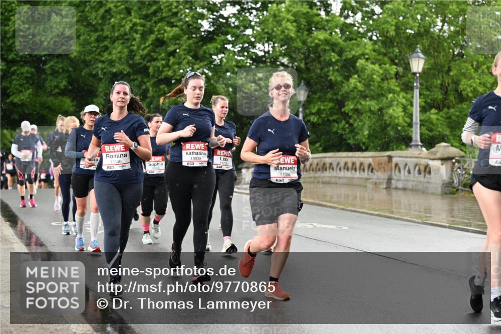14.06.2026 - REWE Women's Run Dr. Thomas Lammeyer http://msf.ph/oto/9770865 14.06.2026 09:48:37 Laufen 10646, 57, 10538, 7, 11235, 11098, 664 meine-sportfotos.de