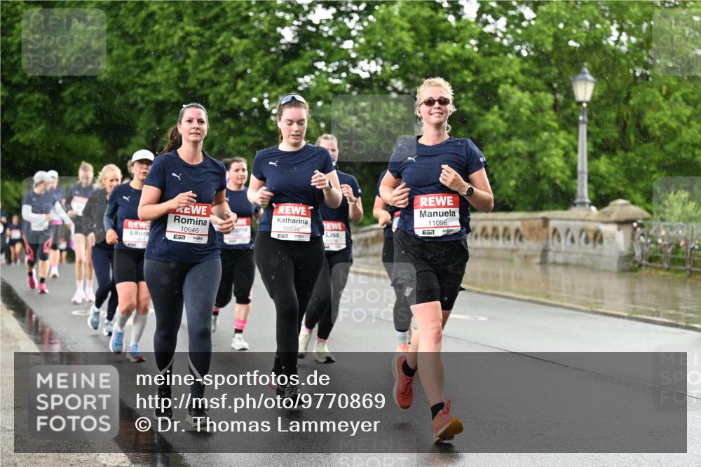 14.06.2026 - REWE Women's Run Dr. Thomas Lammeyer http://msf.ph/oto/9770869 14.06.2026 09:48:37 Laufen 10646, 7, 10538, 57, 11098, 7 meine-sportfotos.de