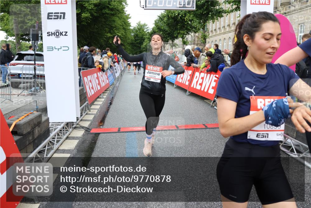 14.06.2026 - REWE Women's Run Strokosch-Dieckow http://msf.ph/oto/9770878 14.06.2026 09:54:26 Ziel 10012, 10063, 10235, 10899, 11395 meine-sportfotos.de