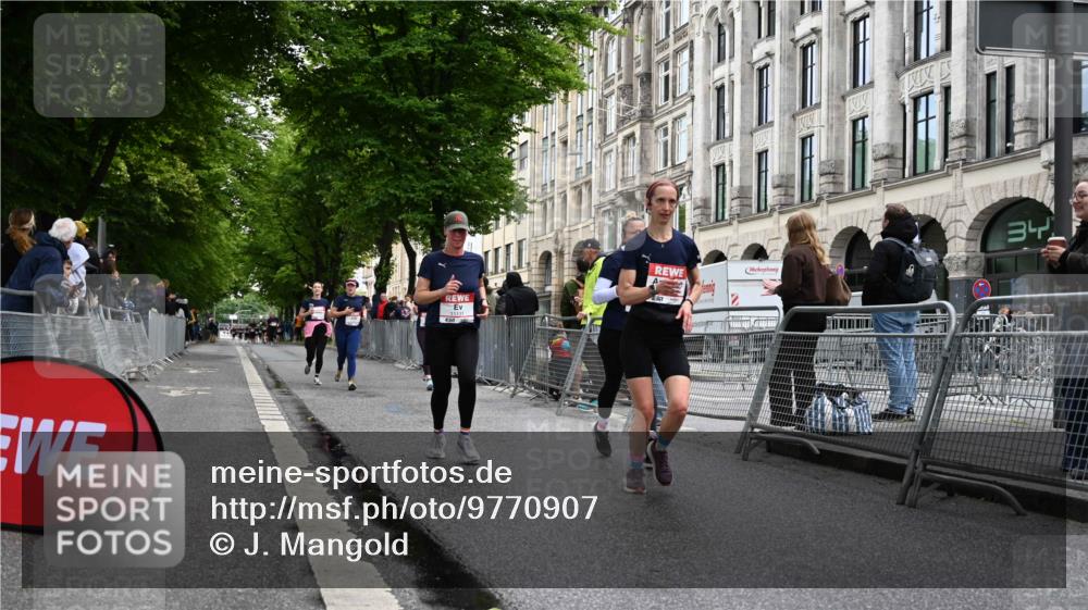 14.06.2026 - REWE Women's Run J. Mangold http://msf.ph/oto/9770907 14.06.2026 09:57:14 Ziel 10173, 10310, 10377, 10378, 10802, 10815, 11131, 11210, 11262, 11276, 11423 meine-sportfotos.de