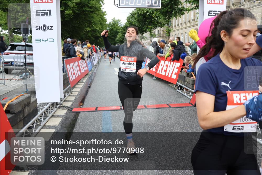 14.06.2026 - REWE Women's Run Strokosch-Dieckow http://msf.ph/oto/9770908 14.06.2026 09:54:26 Ziel 10012, 10063, 10235, 10899, 11395 meine-sportfotos.de